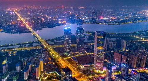 南昌日報 頭版頭條 高新區(qū)強鏈補鏈促產(chǎn)業(yè)集群量質齊升